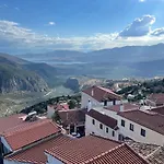 Tholos 3* Delphi