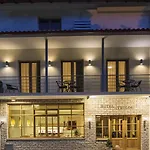 Tholos Hotel 3*
