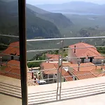 Tholos Hotel