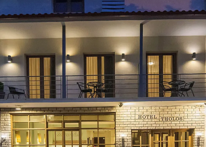 Tholos Hotel 3*